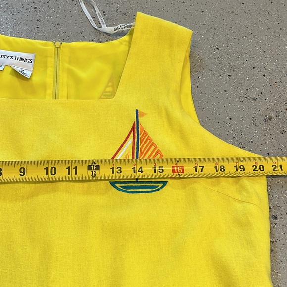 VINTAGE BETSYS THINGS EMBROIDERED SAILBOAT LINEN SHIFT DRESS YELLOW PLUS SIZE 14 - Picture 10 of 12